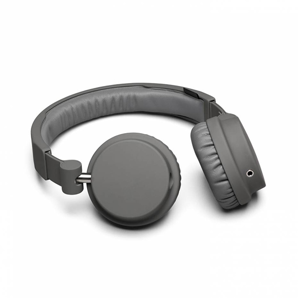 Urbanears Zinken -   iPhone/iPod/iPad (Dark Grey) - Urbanears <br>- :  <br> <br>-  : 40  <br> <br>-   20 -20  <br> <br>-  85  <br> <br>-  98  <br> <br>-  : 50 <br> <br>- : TurnCable, ZoundPlug<br>