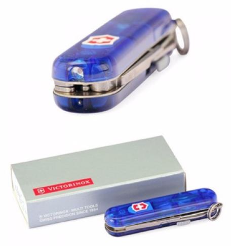 Многофункциональный нож-брелок Victorinox Classic SwissLite 58 мм 0.6228.T2 (Blue Transparent) купить в интернет-магазине icover