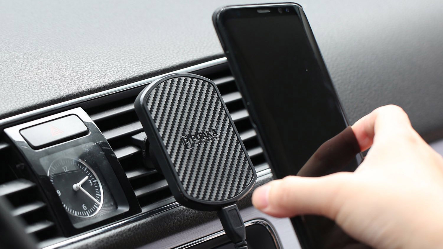 Комплект в авто для iPhone XS/X Pitaka MagMount Qi Pro Vent CM002Q + MagCase KI8001XS (Black) купить в интернет-магазине icover
