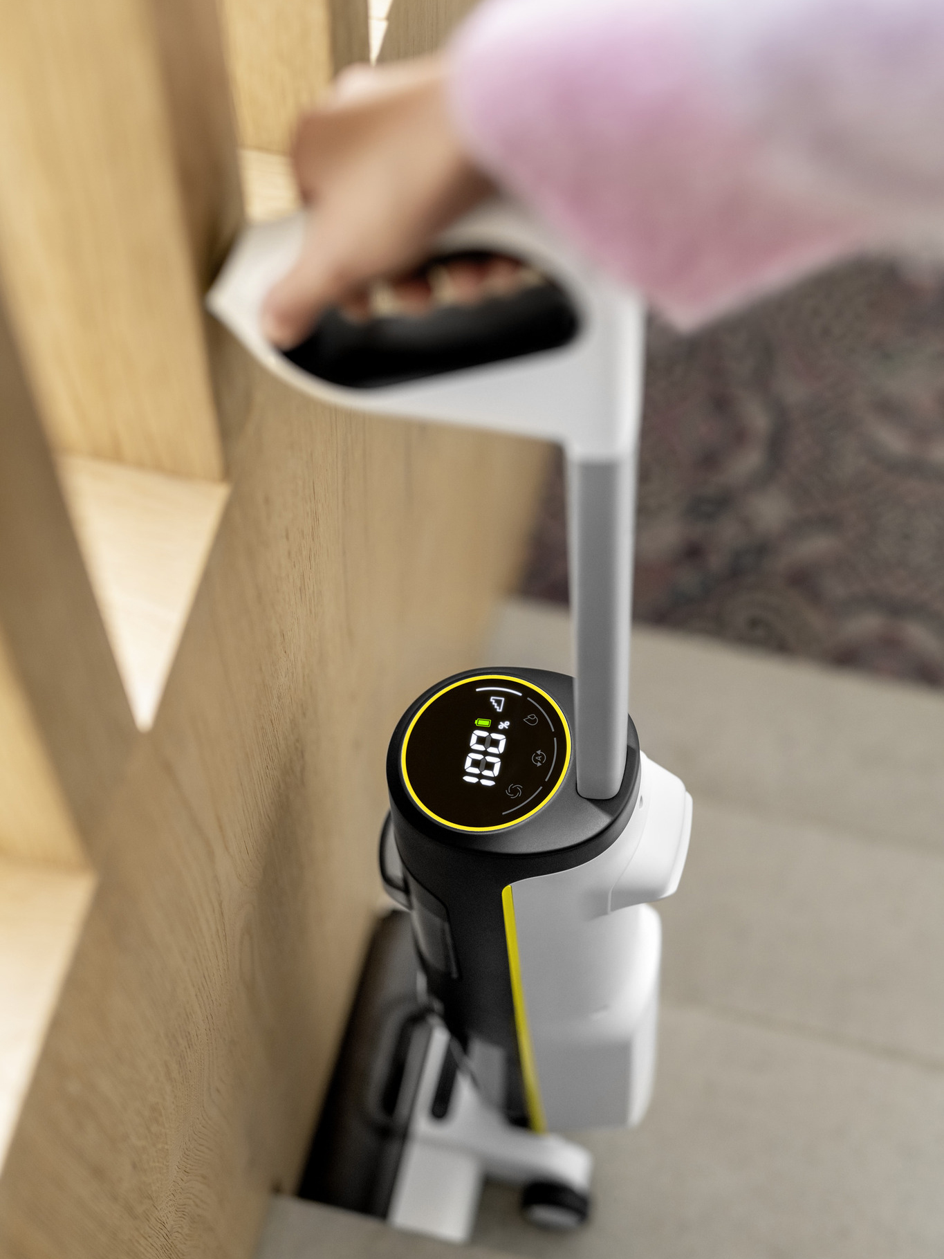 Моющий вертикальный пылесос Karcher FCV 4 EU (1.056-131.0) купить в интернет-магазине icover