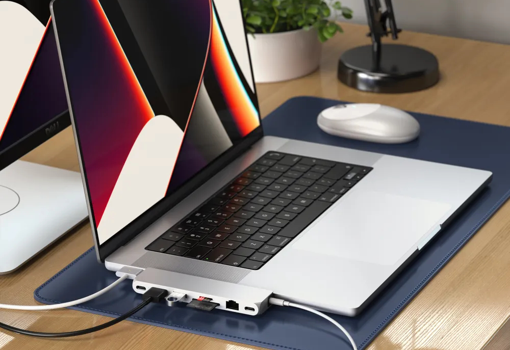 Хаб Satechi USB-C Pro Hub Max ST-UCPHMXS для MacBook Pro 2021 (Silver) купить в интернет-магазине icover