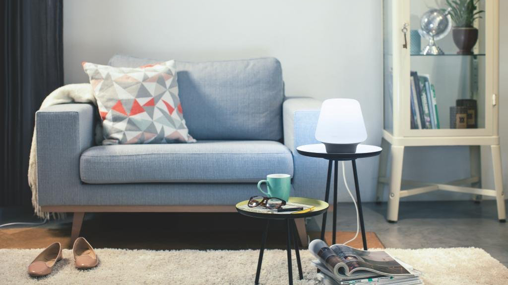 Настольная светодиодная лампа Philips Wellness HUE (15720) купить в интернет-магазине icover