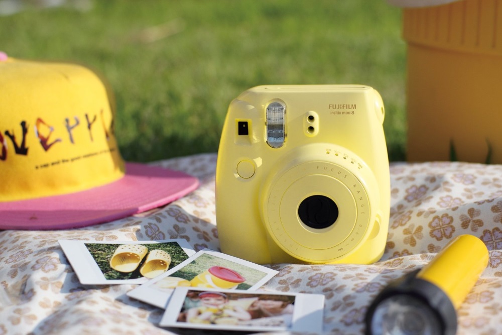 Купить fujifilm instax mini 8 - камера моментальной печати (yellow) в Москве. В нашем каталоге интернет-магазина icover.ru вы можете ознакомиться с ценами, подробным описанием, фотографиями и техническими характеристиками. Низкие цены. Высокое качество. Доставка по России. Заказать товары по телефону +7(495)229-39-50 Fujifilm Instax Mini 8 - камера моментальной печати (Yellow) купить в интернет-магазине icover