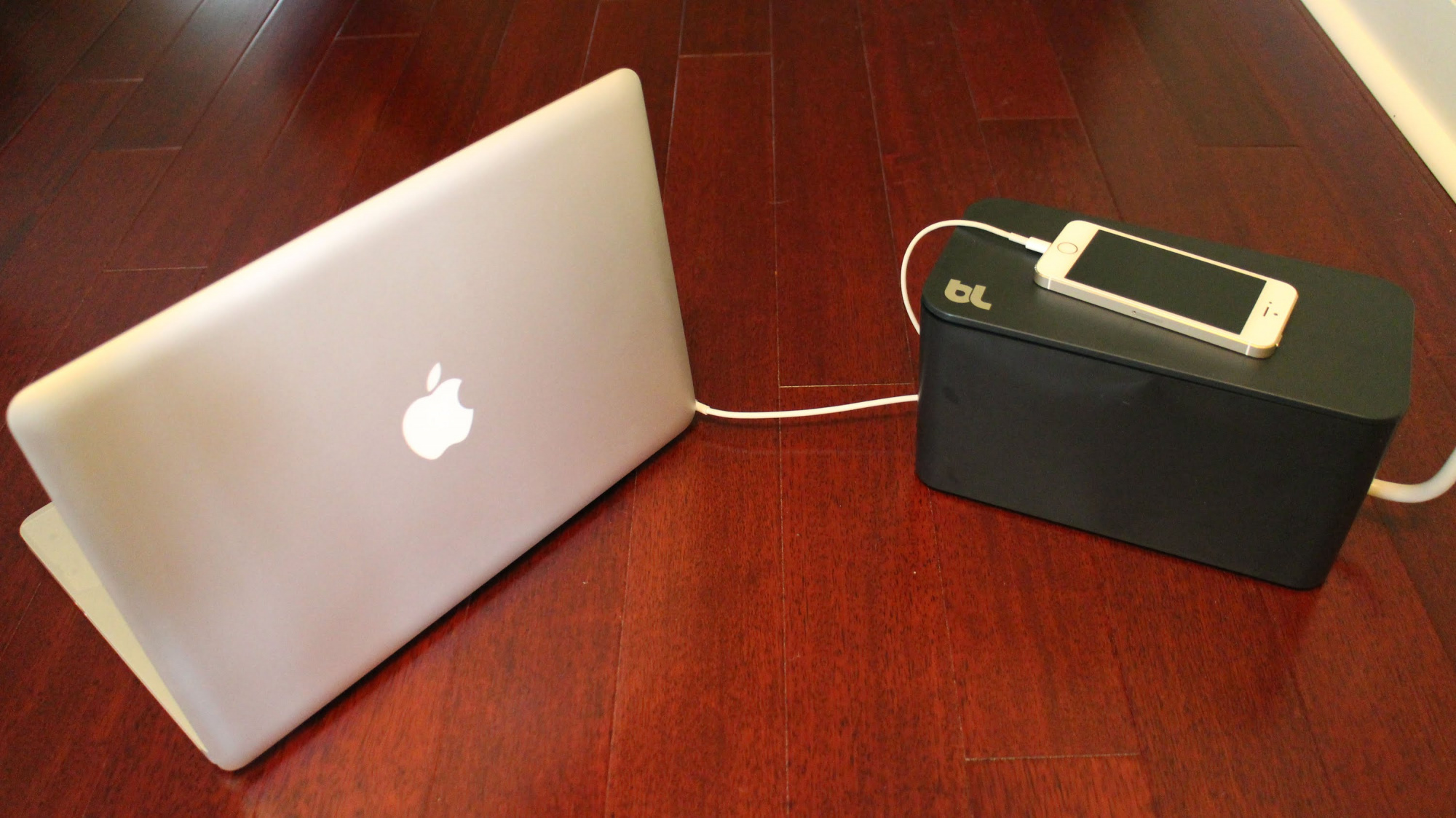 Бокс для сетевого фильтра Bluelounge CableBox Mini BLUCBM-BL (Black) купить в интернет-магазине icover