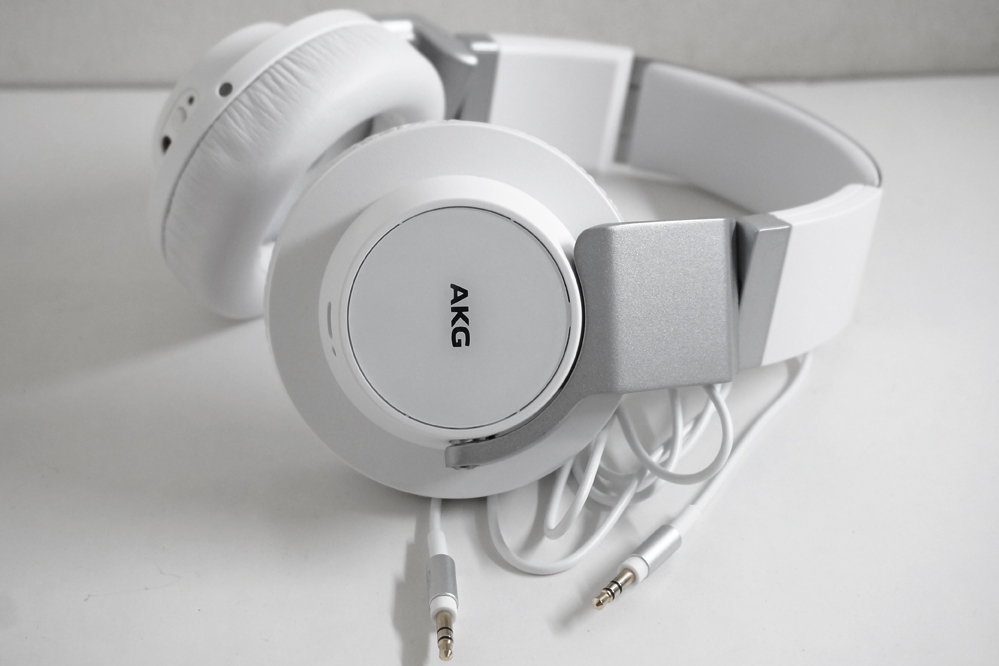 Купить akg k845 bt - беспроводные наушники (white) в Москве. В нашем каталоге интернет-магазина icover.ru вы можете ознакомиться с ценами, подробным описанием, фотографиями и техническими характеристиками. Низкие цены. Высокое качество. Доставка по России. Заказать товары по телефону +7(495)229-39-50 AKG K845 BT - беспроводные наушники (White) купить в интернет-магазине icover