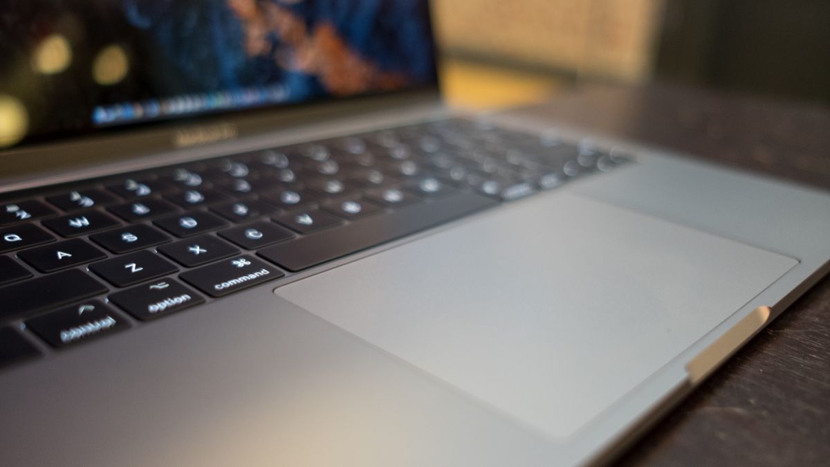 Ноутбук Apple MacBook Pro 15.4" Intel Core i7 2.6GHz 16Gb 256Gb SSD MV902RU/A (Space Grey) купить в интернет-магазине icover