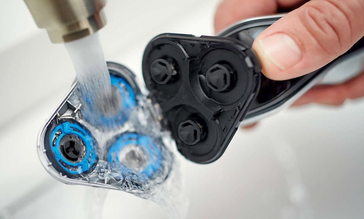 Philips AquaTouch Shaver Series 5000 (S5420/06) - электробритва (Blue/Black) купить в интернет-магазине icover