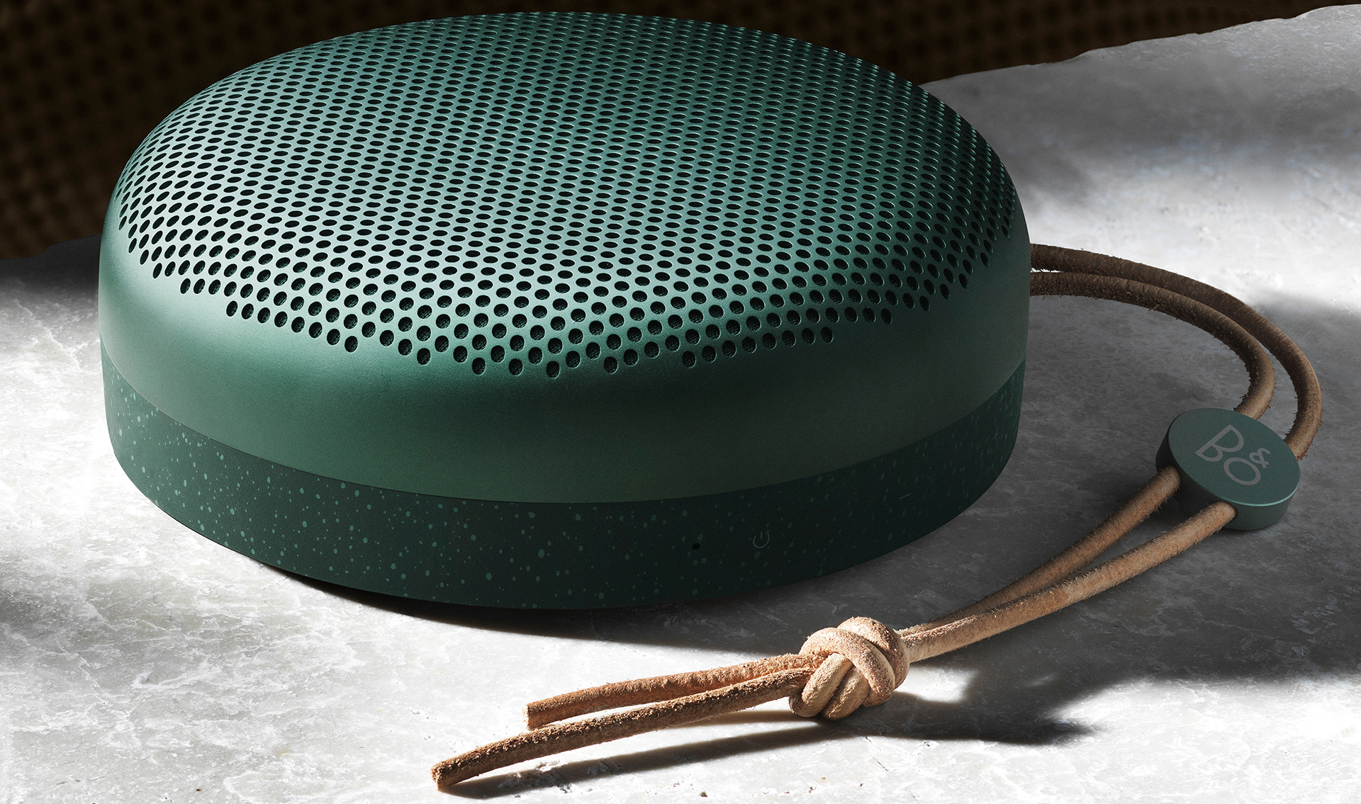 Портативная акустика Bang & Olufsen BeoPlay A1 (Pine) купить в интернет-магазине icover