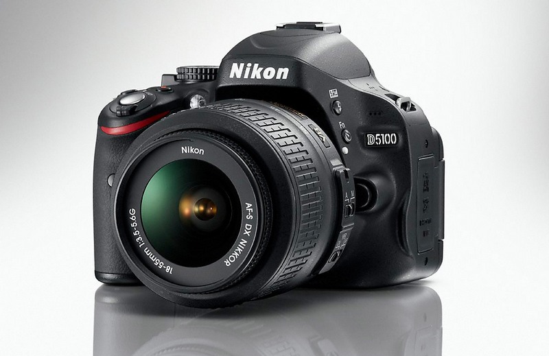 Купить nikon d5100 - зеркальный фотоаппарат (black) + объектив af-s dx nikkor 18-55mm f/3.5-5.6g ii ed vr в Москве. В нашем каталоге интернет-магазина icover.ru вы можете ознакомиться с ценами, подробным описанием, фотографиями и техническими характеристиками. Низкие цены. Высокое качество. Доставка по России. Заказать товары по телефону +7(495)229-39-50 Nikon D5100 - зеркальный фотоаппарат (Black) + объектив AF-S DX NIKKOR 18-55mm f/3.5-5.6G II ED VR купить в интернет-магазине icover