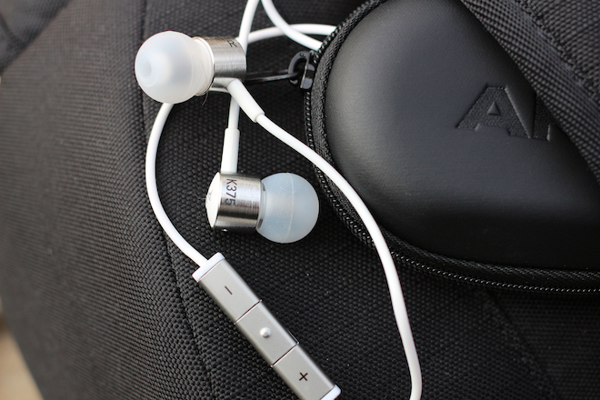 AKG K 375 - проводная гарнитура (White) купить в интернет-магазине icover