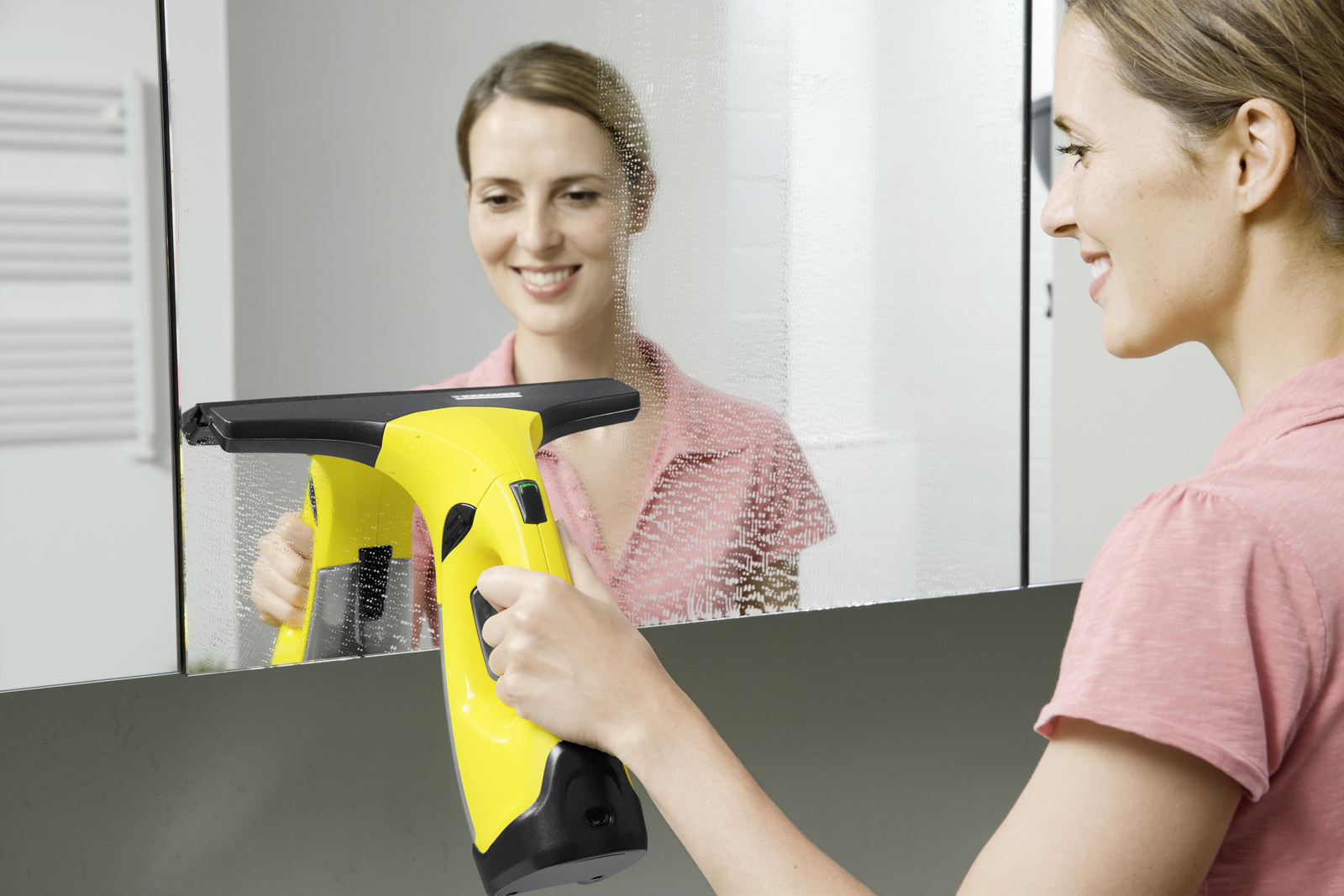 Ручной стеклоочиститель Karcher WV 2 Plus Versatility (1.633-319.0) купить в интернет-магазине icover