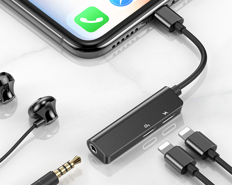 Переходник для iPod, iPhone, iPad Baseus 3-in-1 L52 Lightning-3.5mm/2xLightning CALL52-S1 (Silver) купить в интернет-магазине icover