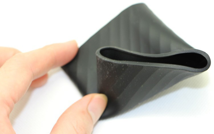 Xiaomi Protective Silicon Case for 10000mAh Power Bank - чехол для внешнего аккумулятора Xiaomi (Green) купить в интернет-магазине icover