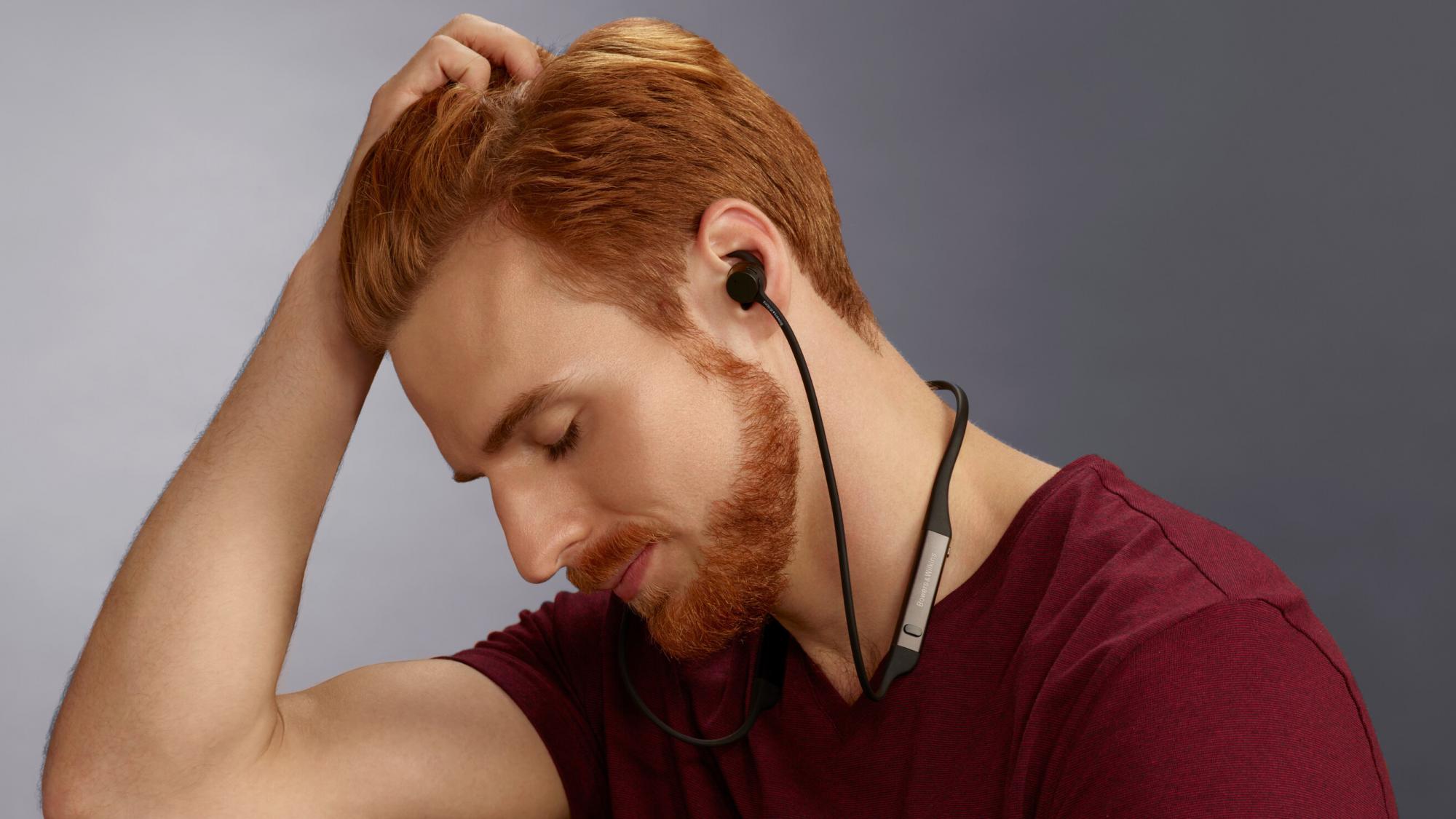 Bluetooth-наушники с микрофоном Bowers & Wilkins PI4 (Gold) купить в интернет-магазине icover