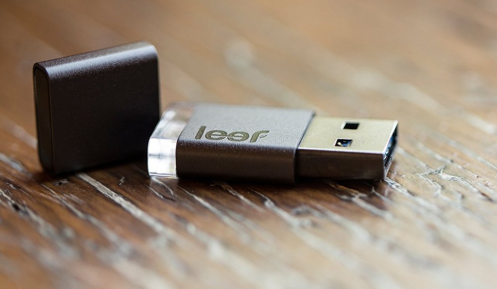 Leef Magnet 3.0 64GB - флеш-накопитель (Graphite) купить в интернет-магазине icover