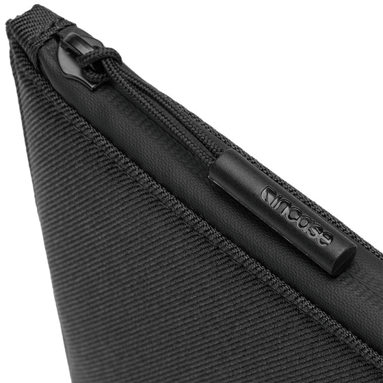Чехол Incase Facet Sleeve in Recycled Twill (INMB100690-BLK) для MacBook 13" (Black) купить в интернет-магазине icover