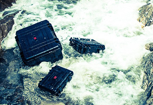 Купить xsories black box 2.0 - водонепроницаемый кейс (black) в Москве. В нашем каталоге интернет-магазина icover.ru вы можете ознакомиться с ценами, подробным описанием, фотографиями и техническими характеристиками. Низкие цены. Высокое качество. Доставка по России. Заказать товары по телефону +7(495)229-39-50 Xsories Black Box 2.0 - водонепроницаемый кейс (Black) купить в интернет-магазине icover