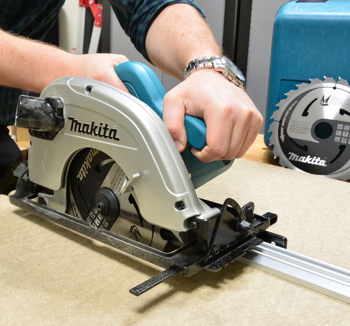 Makita 5704 RK - пила дисковая купить в интернет-магазине icover