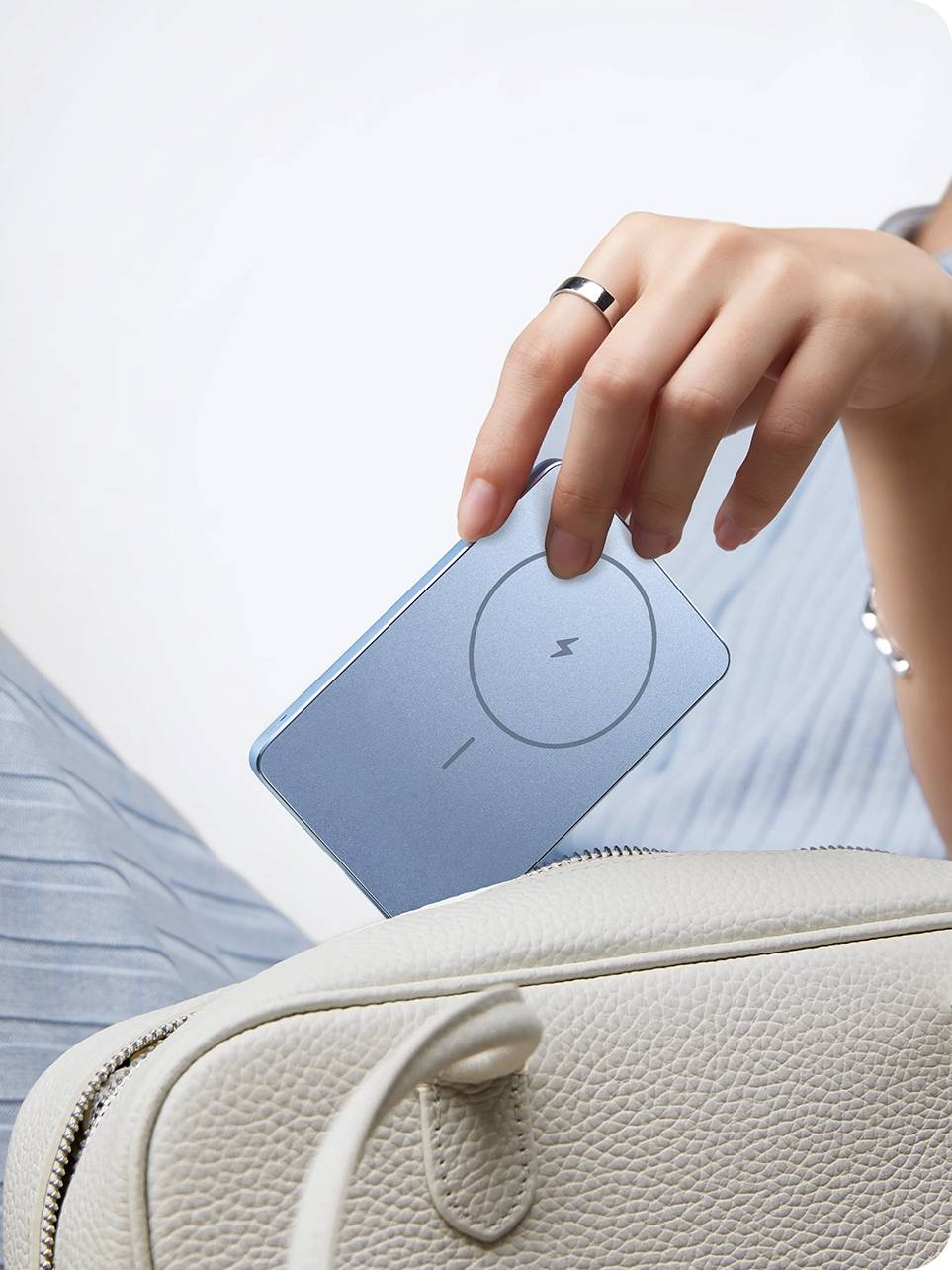 Внешний аккумулятор Xiaomi Super Slim Magnetic Power Bank (BHR08POGL) 5000 mAh (Blue) купить в интернет-магазине icover