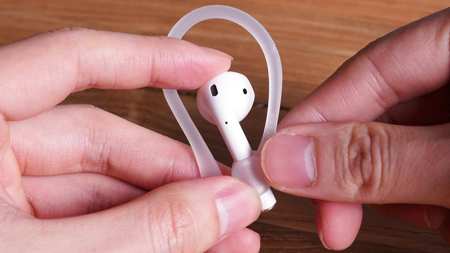 Airpods шипит наушник