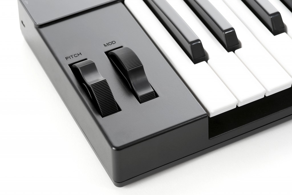 MIDI-клавиатура IK Multimedia iRig Keys 37 PRO (Black) купить в интернет-магазине icover