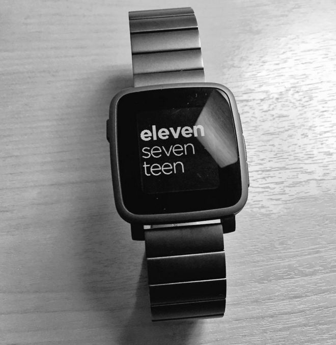 Станция мини с часами черный оникс. Часы Pebble time Steel. Pebble time Steel Black. Pebble с e-Ink дисплеем.