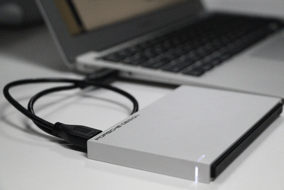 Внешний SSD диск LaCie Porsche Design P'9223 250Gb 9000515 (Silver) купить в интернет-магазине icover