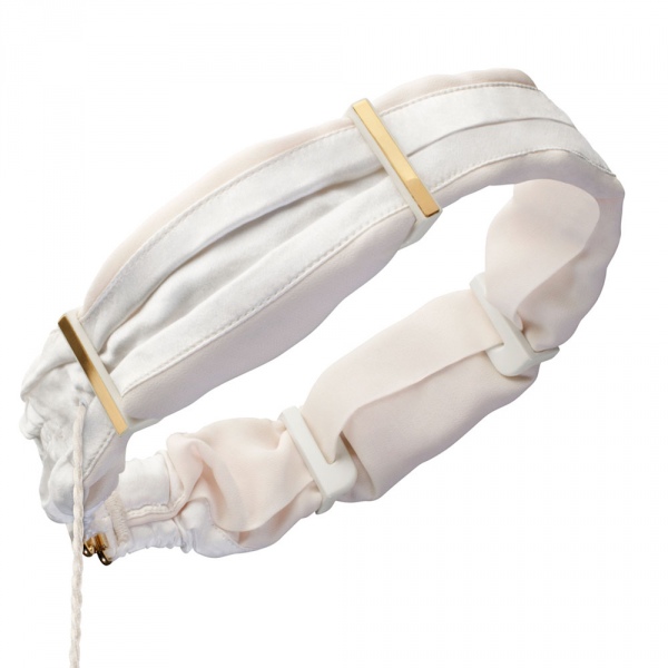 Купить molami twine - наушники-ободок (white/gold) в Москве. В нашем каталоге интернет-магазина icover.ru вы можете ознакомиться с ценами, подробным описанием, фотографиями и техническими характеристиками. Низкие цены. Высокое качество. Доставка по России. Заказать товары по телефону +7(495)229-39-50 Molami Twine - наушники-ободок (White/Gold) купить в интернет-магазине icover