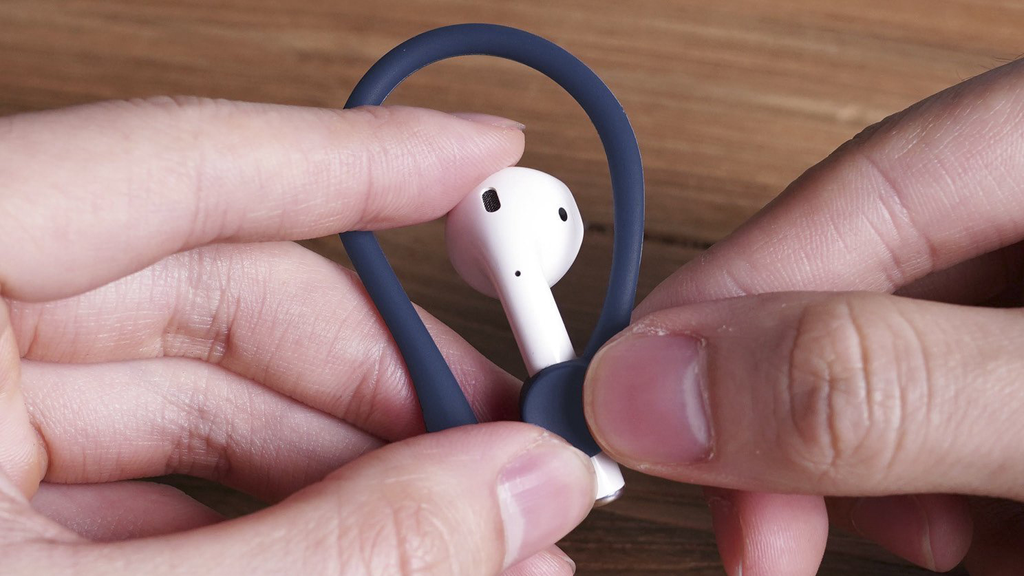 Держатель Elago Earhook (EAP-HOOKS) для наушников Apple AirPods (Indigo Blue) купить в интернет-магазине icover