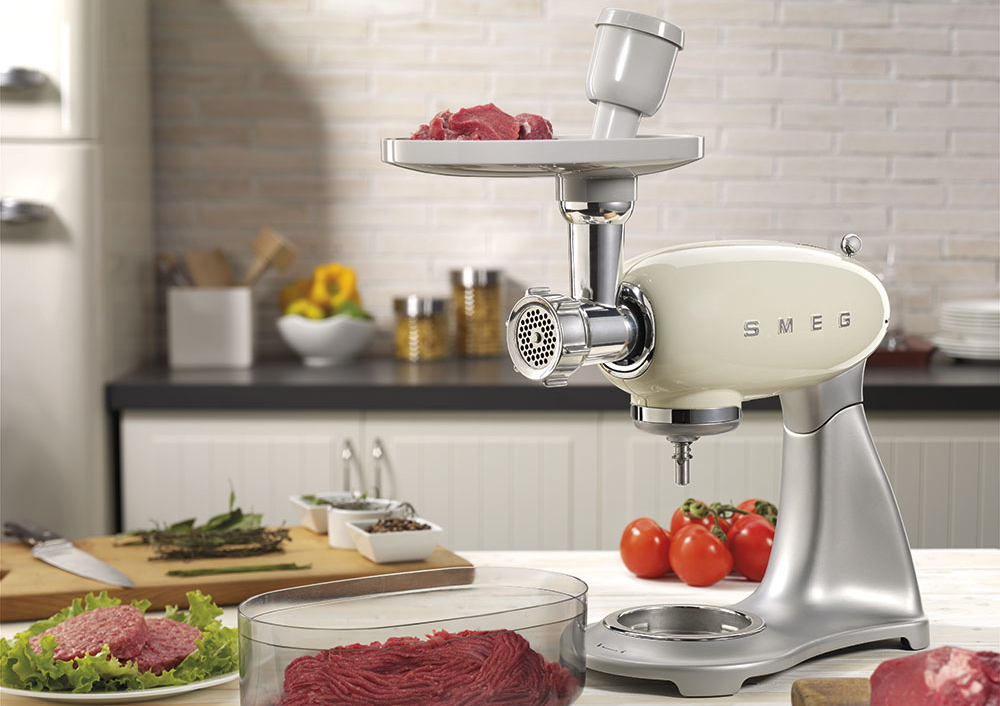 Купить насадка мясорубка smeg smmg01 для планетарного миксера (grey) в Москве. В нашем каталоге интернет-магазина icover.ru вы можете ознакомиться с ценами, подробным описанием, фотографиями и техническими характеристиками. Низкие цены. Высокое качество. Доставка по России. Заказать товары по телефону +7(495)229-39-50 Насадка мясорубка Smeg SMMG01 для планетарного миксера (Grey) купить в интернет-магазине icover