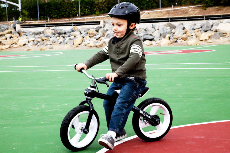 Беговел Joovy Bicycoo Balance Bike (White) купить в интернет-магазине icover