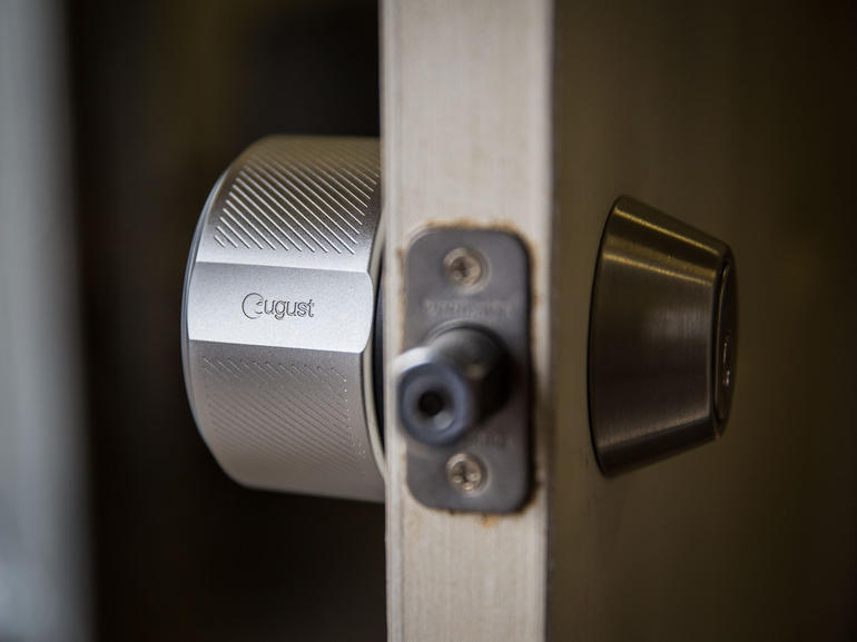 August Smart Lock - умный дверной замок для смартфонов (Black) купить в интернет-магазине icover