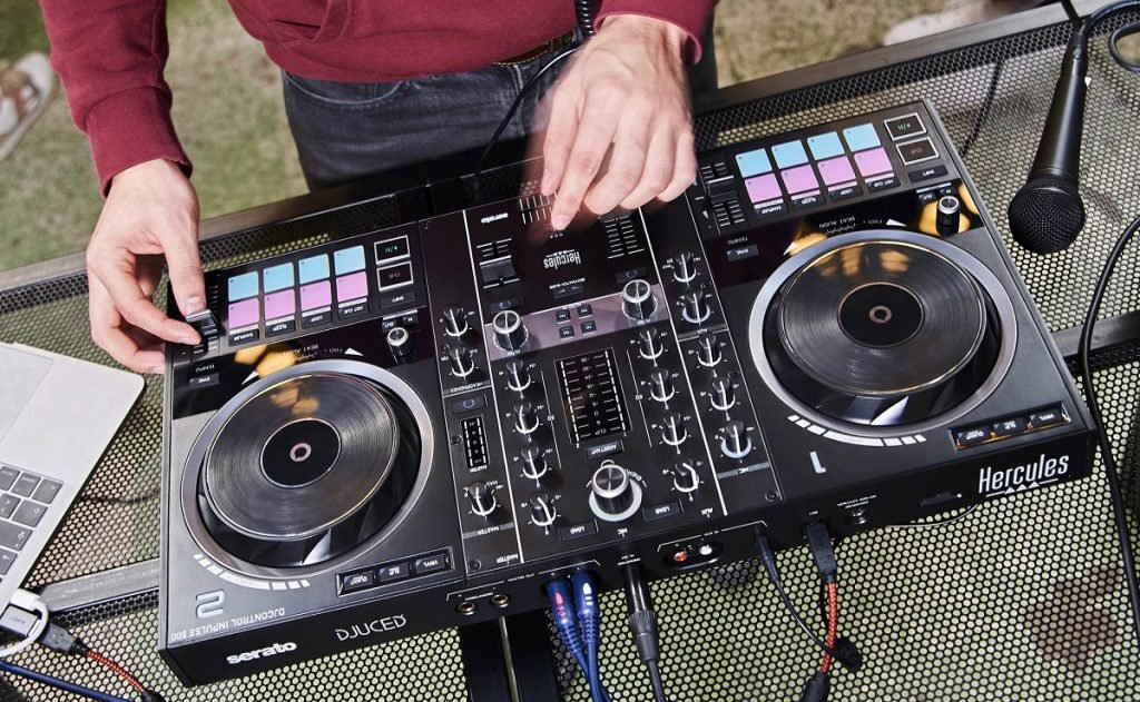 Микшерный пульт Hercules DJ Control Inpulse 500 (Black) купить в интернет-магазине icover