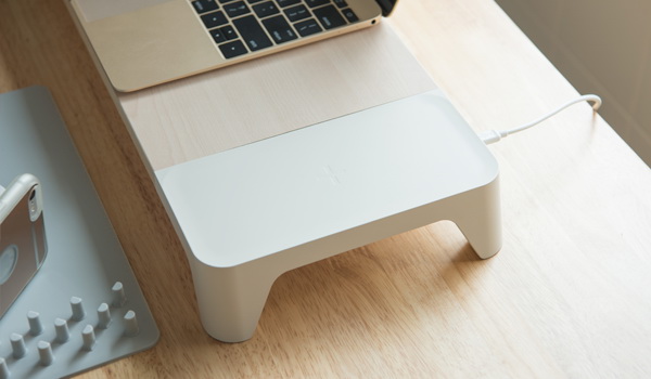 Подставка для монитора Pallo Woody Wireless Charger (White) купить в интернет-магазине icover