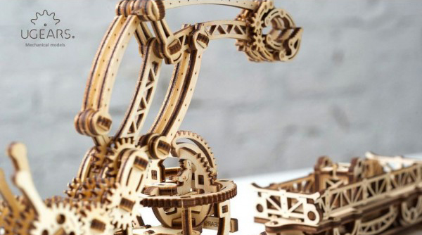 Сборная модель UGEARS Манипулятор на рельсах купить в интернет-магазине icover