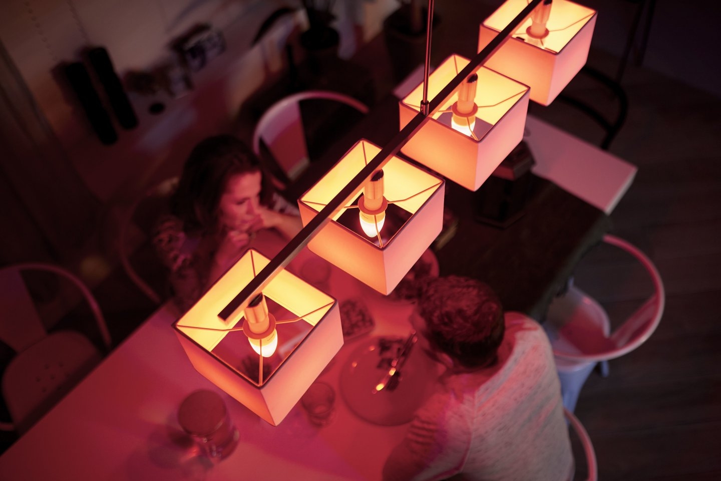 Умная светодиодная лампа Philips Hue White and Color Ambiance E14 (2 штуки) купить в интернет-магазине icover