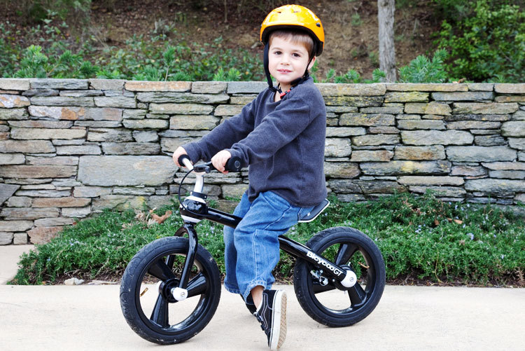 Беговел Joovy Bicycoo Balance Bike (Black) купить в интернет-магазине icover