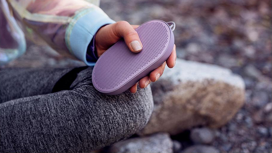 Портативная акустика Bang & Olufsen BeoPlay P2 (Lilac) купить в интернет-магазине icover