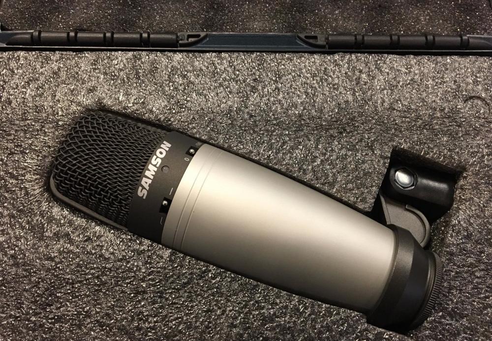 Купить микрофон samson c03 xlr (silver) в Москве. В нашем каталоге интернет-магазина icover.ru вы можете ознакомиться с ценами, подробным описанием, фотографиями и техническими характеристиками. Низкие цены. Высокое качество. Доставка по России. Заказать товары по телефону +7(495)229-39-50 Микрофон Samson C03 XLR (Silver) купить в интернет-магазине icover