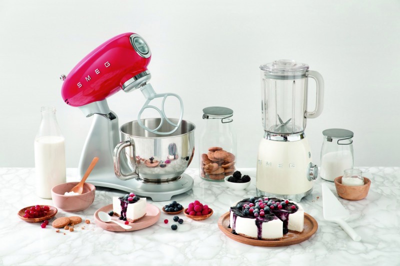 Планетарный миксер Smeg SMF01RDEU (Red) купить в интернет-магазине icover