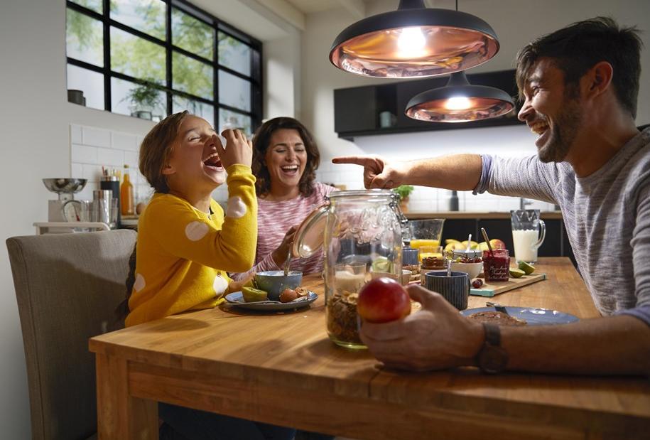 Комплект умных светодиодных ламп Philips Hue White Ambiance Starter Kit E27 BT 929002216903 (White) купить в интернет-магазине icover