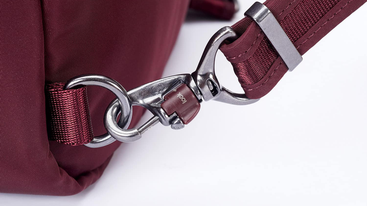 Рюкзак Pacsafe Citysafe CX (20421319) для ноутбука 13" (Merlot) купить в интернет-магазине icover