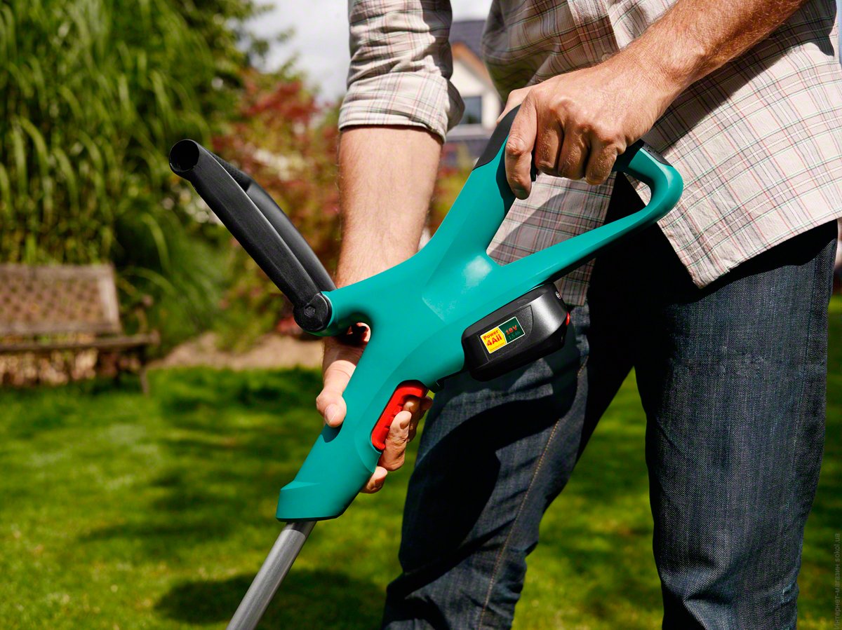 Аккумуляторный триммер parkside. Триммер gardena easycut li-18/23r. 000. Какой хороший триммер для огорода. Шлифмашина parkside pbsd 600.