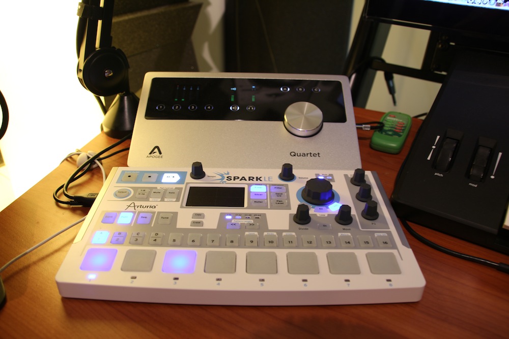 Драм-машина Arturia Spark LE (White) купить в интернет-магазине icover