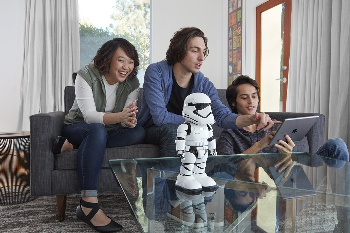 Интерактивный робот Ubtech Star Wars First Order Stormtrooper (White) купить в интернет-магазине icover