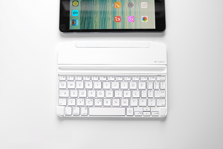 Logitech Wireless Ultrathin Magnetic clip-on Keyboard Cover Logitech Wireless Ultrathin Magnetic clip-on Keyboard Cover