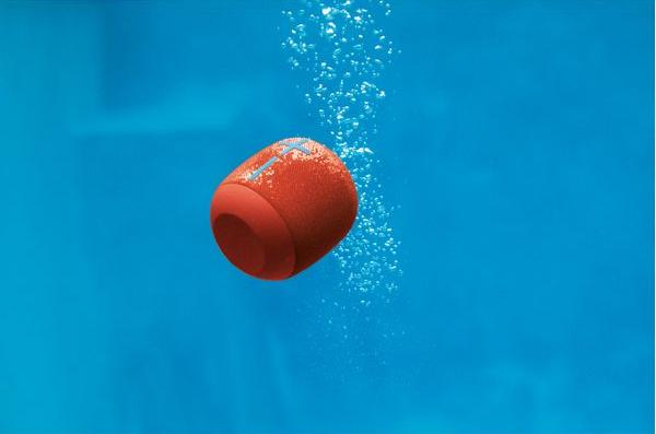 Портативная акустика Logitech UE Wonderboom (Fireball Red) купить в интернет-магазине icover