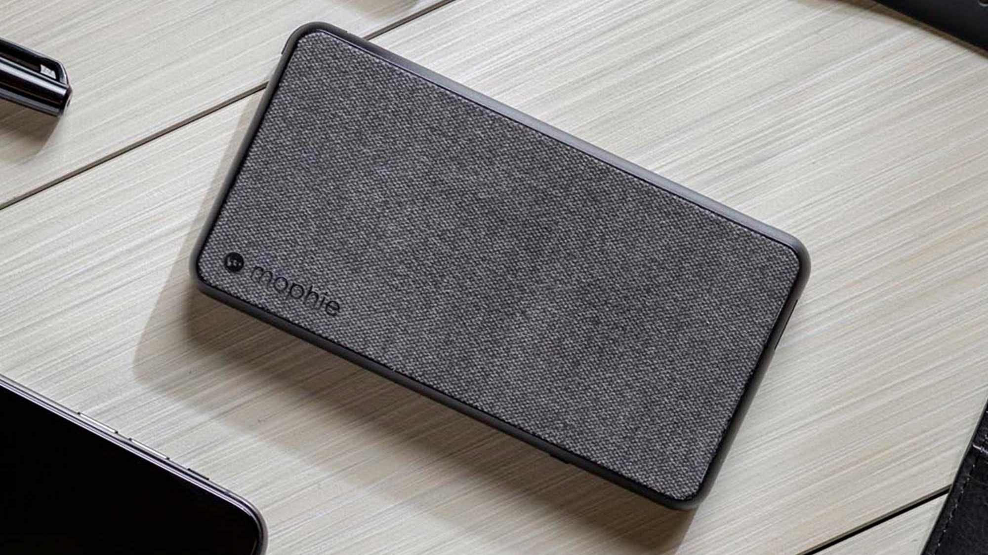 Внешний аккумулятор Mophie Powerstation Plus XL 10000 mAh 401101678 (Black) купить в интернет-магазине icover