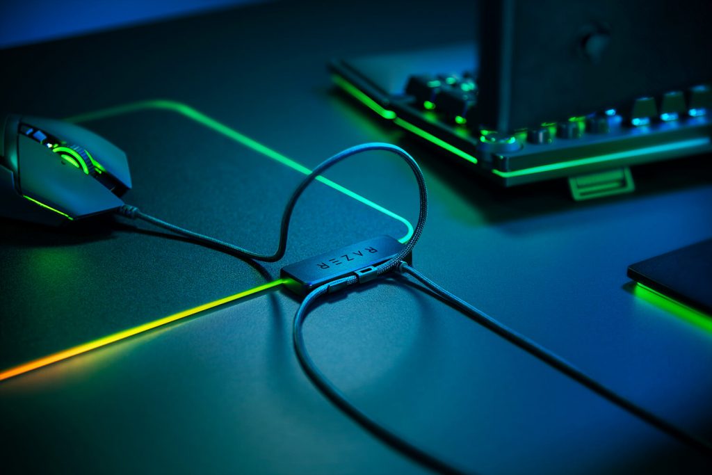 Коврик для мыши Razer Firefly V2 RZ02-03020100-R3M1 (Black) купить в интернет-магазине icover
