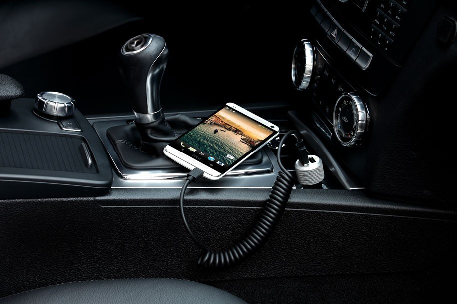 Автомобильное зарядное устройство Just Mobile Highway Max CC-128 (Black/Silver) купить в интернет-магазине icover